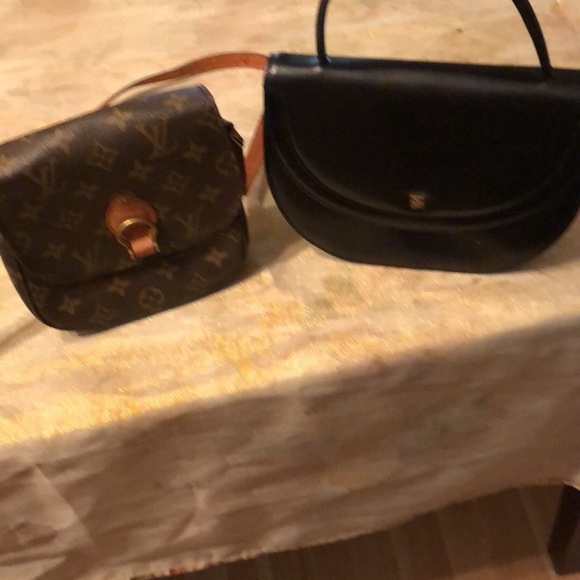 HOLIDAY SALE:Authentic Louis Vuitton Saint Cloud Crossbody Bag -Strap Flaws - Picture 3 of 13